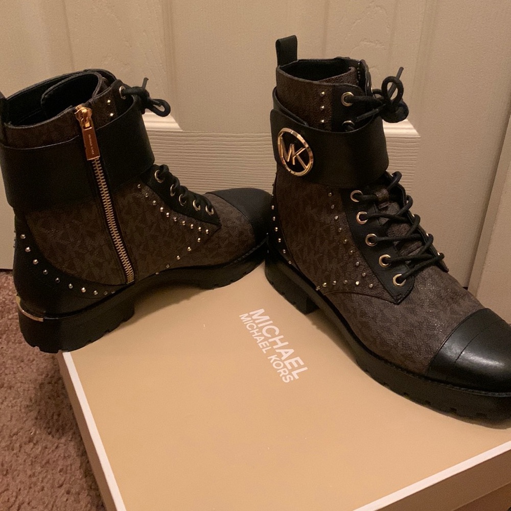 Micheal Kors combat boot